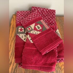 Santens VTG Christmas Tree Quilt Pattern Red Cotton Woven Bath Towels Set of 3